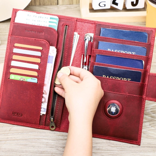 Personalized Leather Passport Holder, Custom Family Travel Wallet for 4, Handmade Passport Cover with Air tag, Family Travel Gift