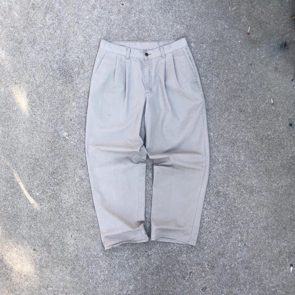 Vintage Levi's Khaki Pleated Pants - Men's 34x30 - Made in Canada
