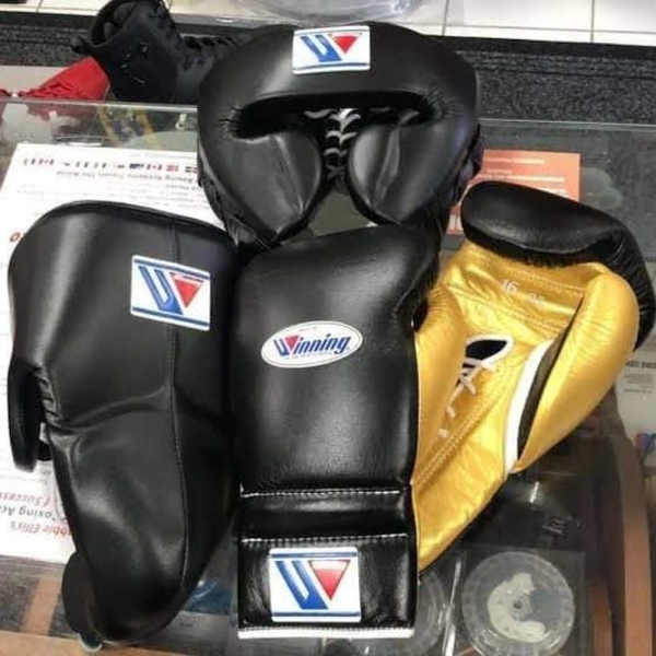 UMNA International Boxi g protective gear set