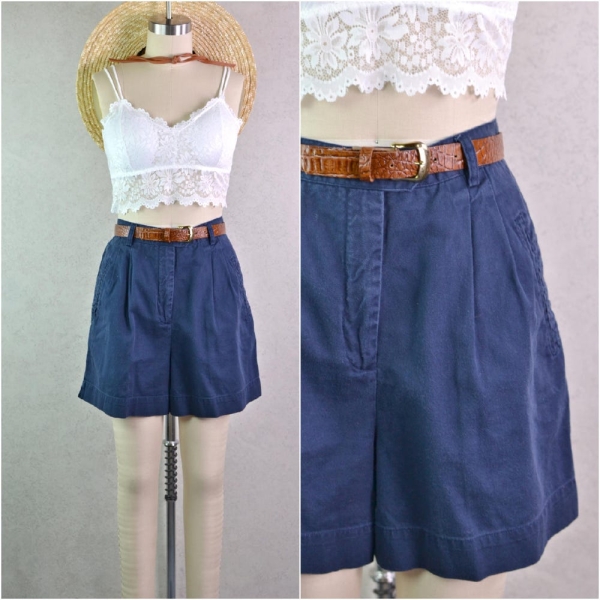 metropolitan navy blue pure cotton khaki high waisted pleated shorts with pockets . xs 26" waist . 90s vintage