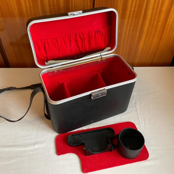 Vintage Leather Camera Case – Classic Protective Bag for Film Cameras
