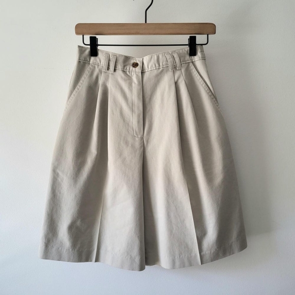 Womens Vintage Khaki Bermuda Shorts Size 8 Medium / Alison Daley 80s High Waist Pleated Wide Long Beige Shorts